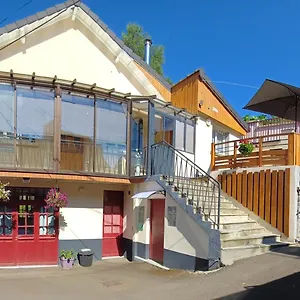  Hébergement de vacances Les Planchettes
